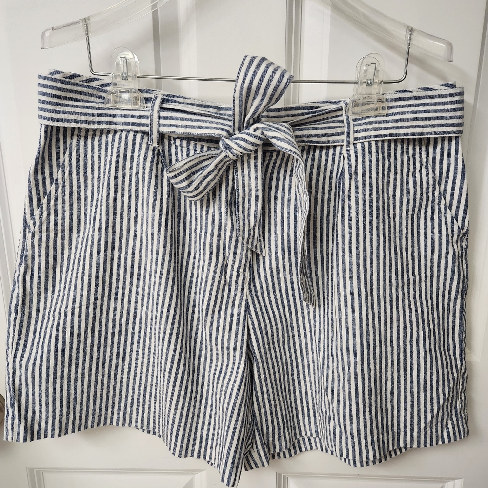 Boden Cotton/Linen blend short 6 inch